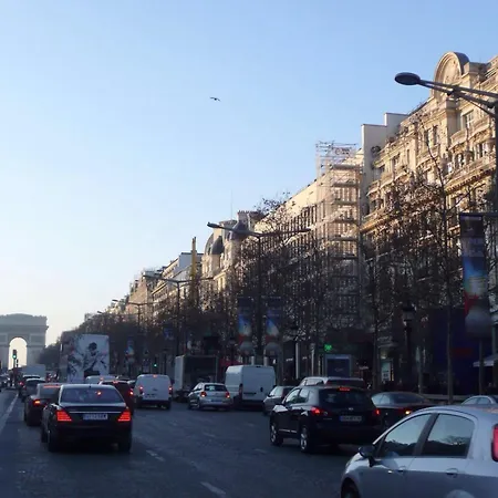 Studio - Champs Elysees